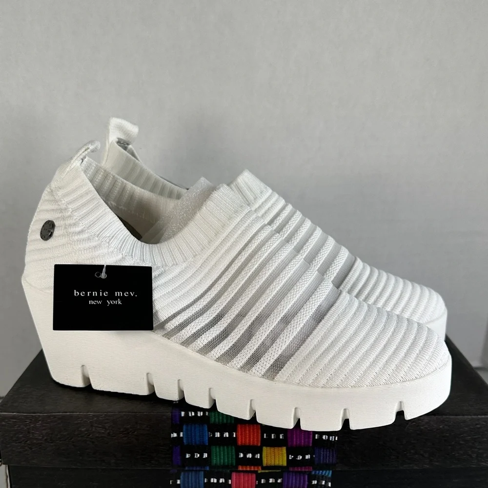 bernie mev. White Knit Slip-On Wedge Sneakers. Brand New - Picture 1 of 5